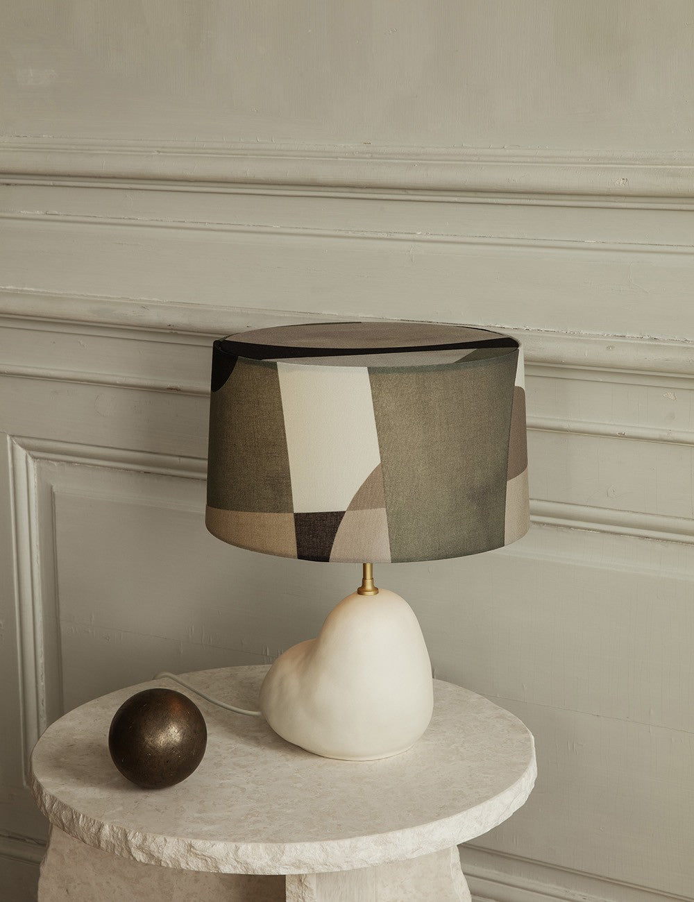MINERAL SCULPTURAL TABLE