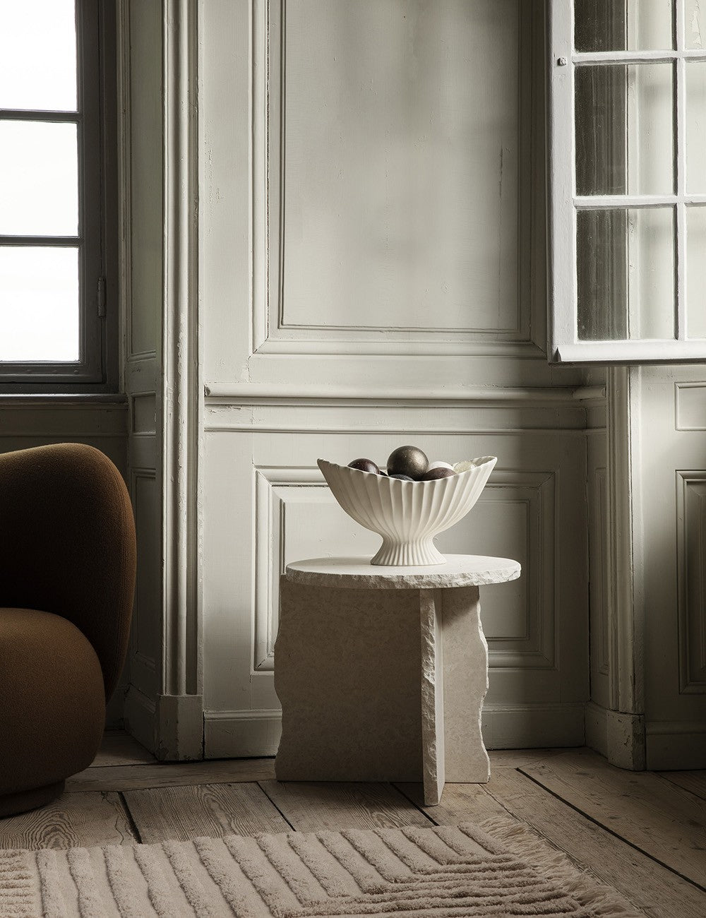 MINERAL SCULPTURAL TABLE