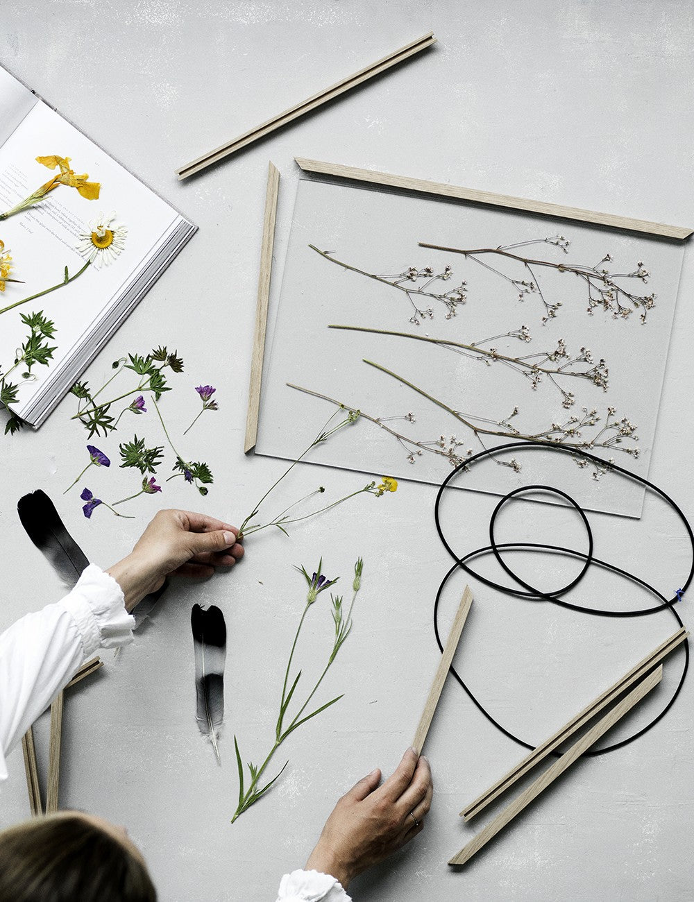 MOEBE DARK OAK FRAME