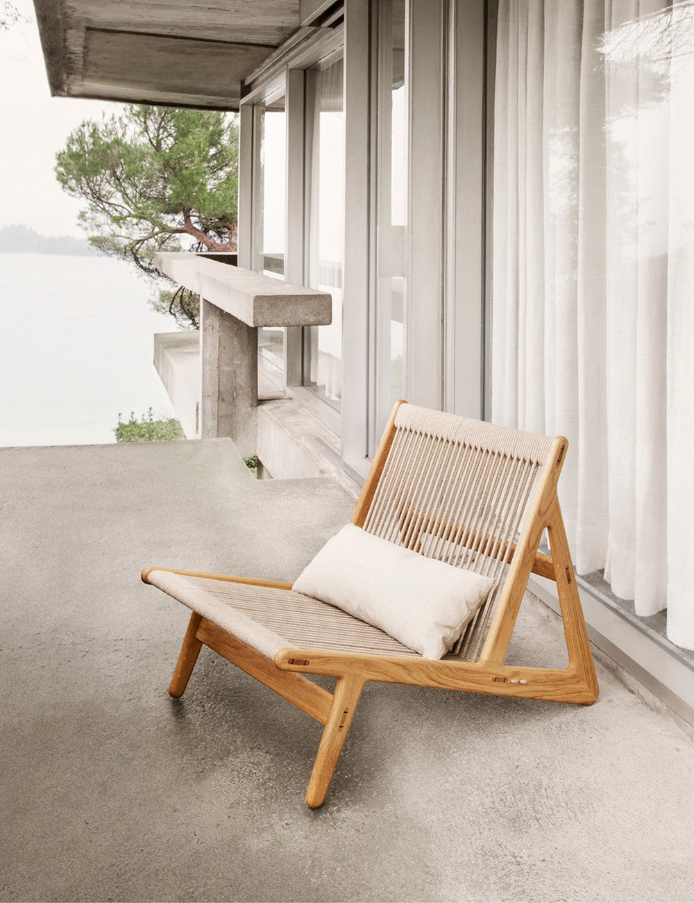 MR01 INITIAL CHAIR