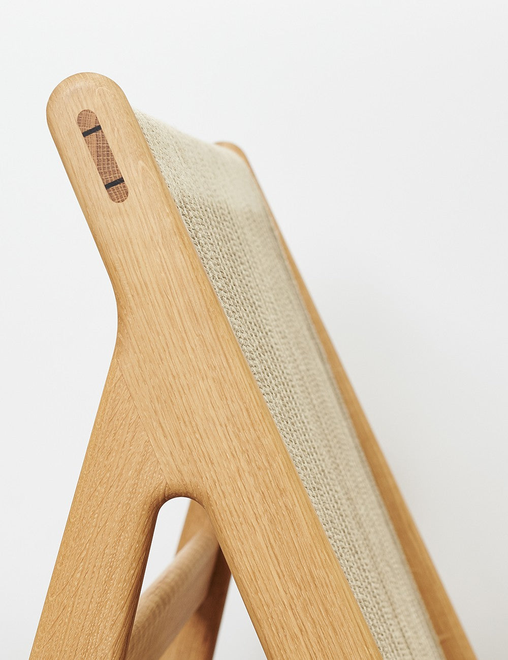 MR01 INITIAL CHAIR