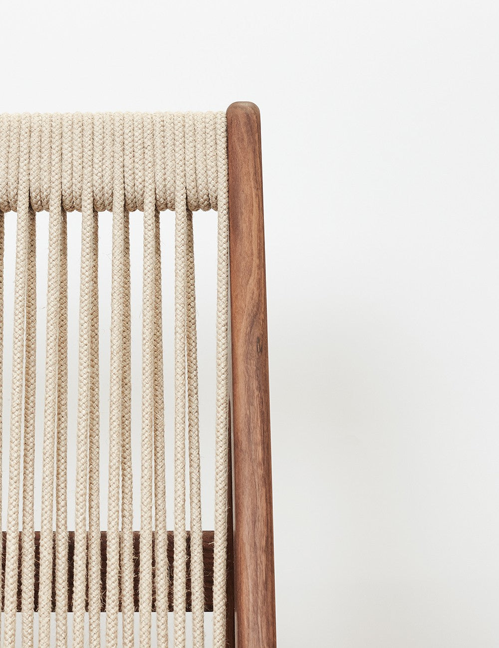 MR01 INITIAL CHAIR