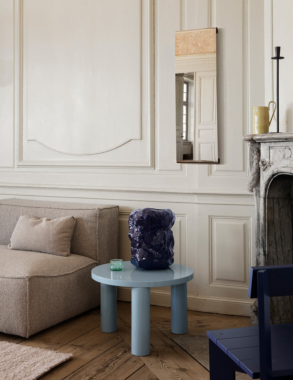 POST SIDE TABLE HIGH GLOSS
