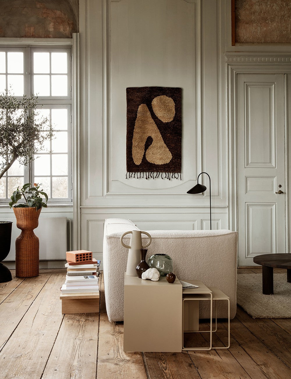 AGNES PLANT STAND TALL