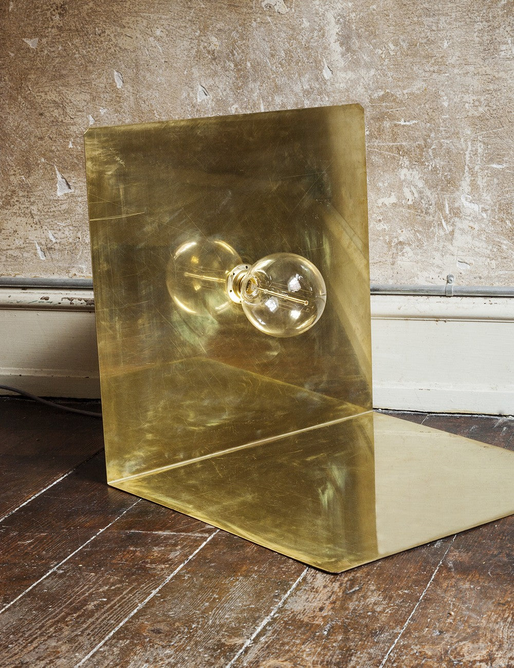 90° floor lamp