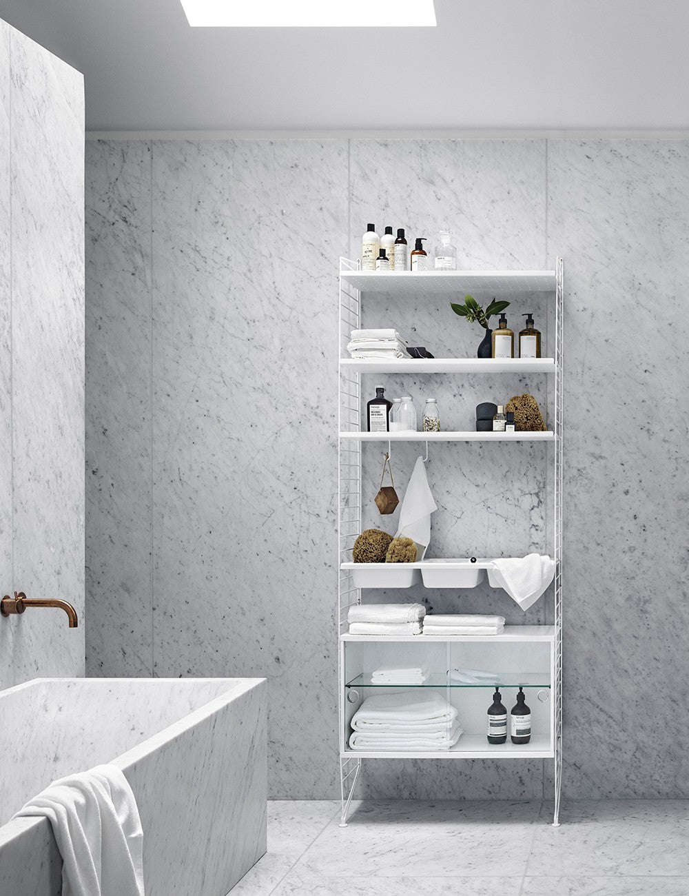 vitrine à portes coulissantes en verre