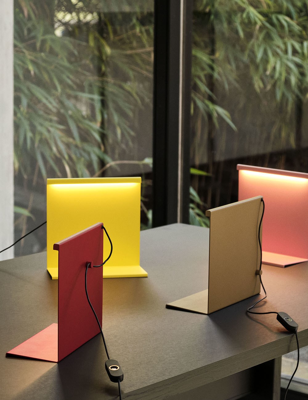 LBM TABLE LAMP