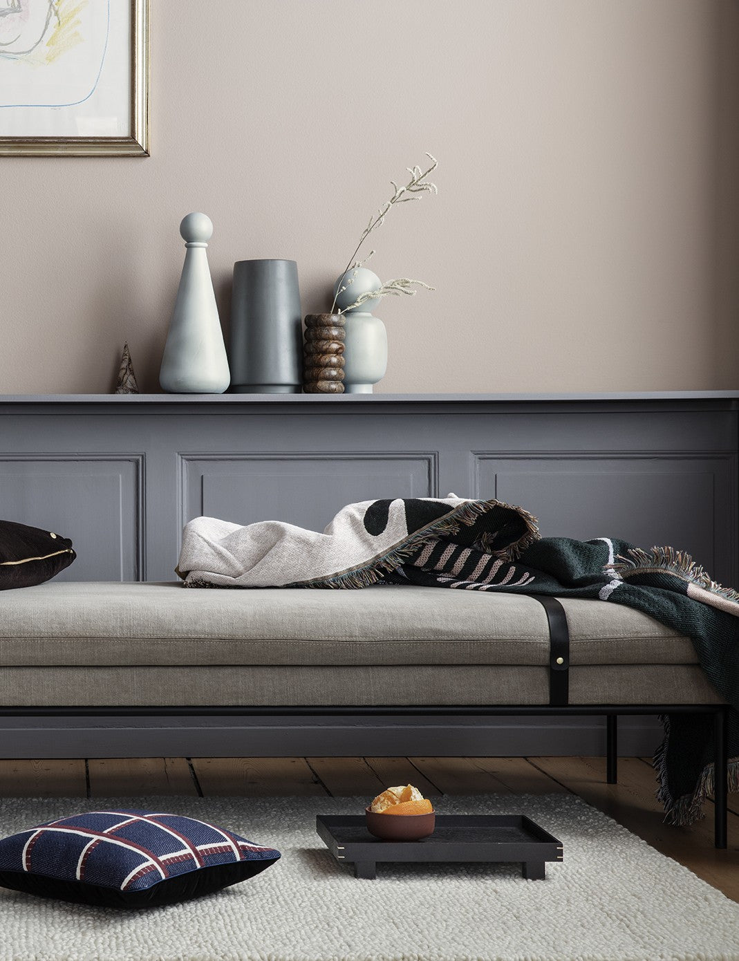 turn daybed black