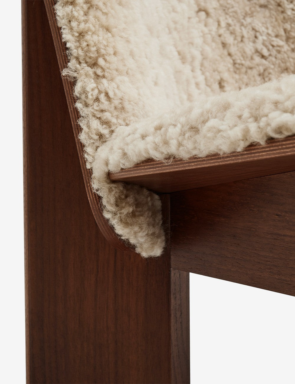 Chaise longue Chisel en peau de mouton