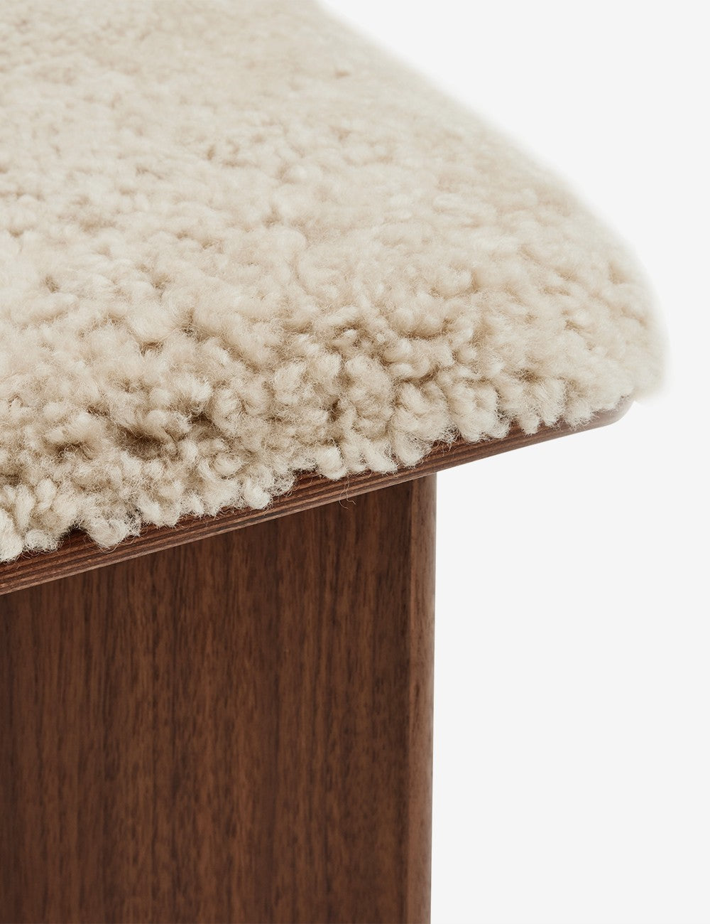 Chaise longue Chisel en peau de mouton