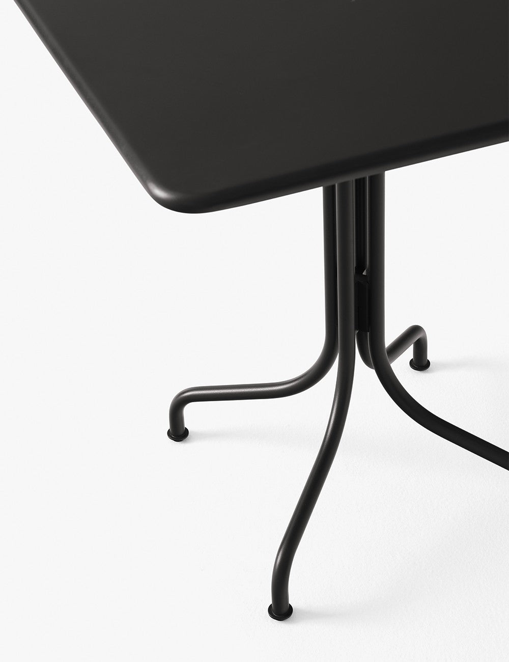 THORVALD SC97 COFÉ TABLE SQUARE