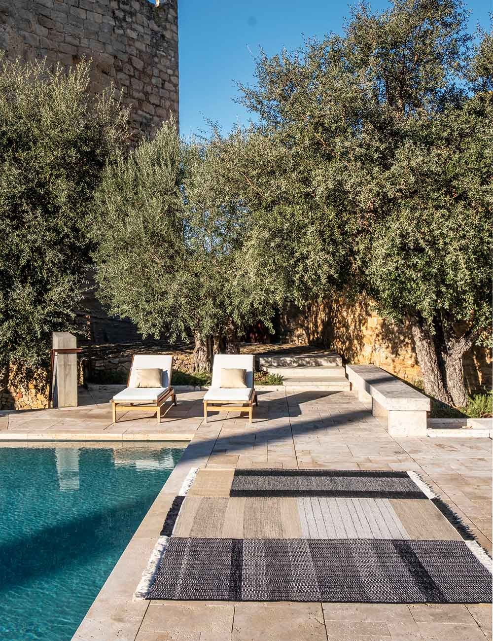 TRES OUTDOOR RUG