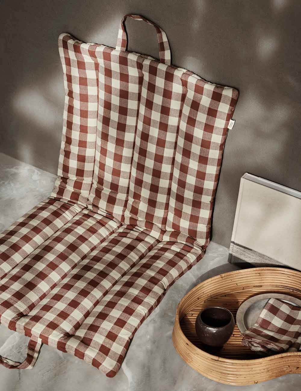 bothy check folding mat