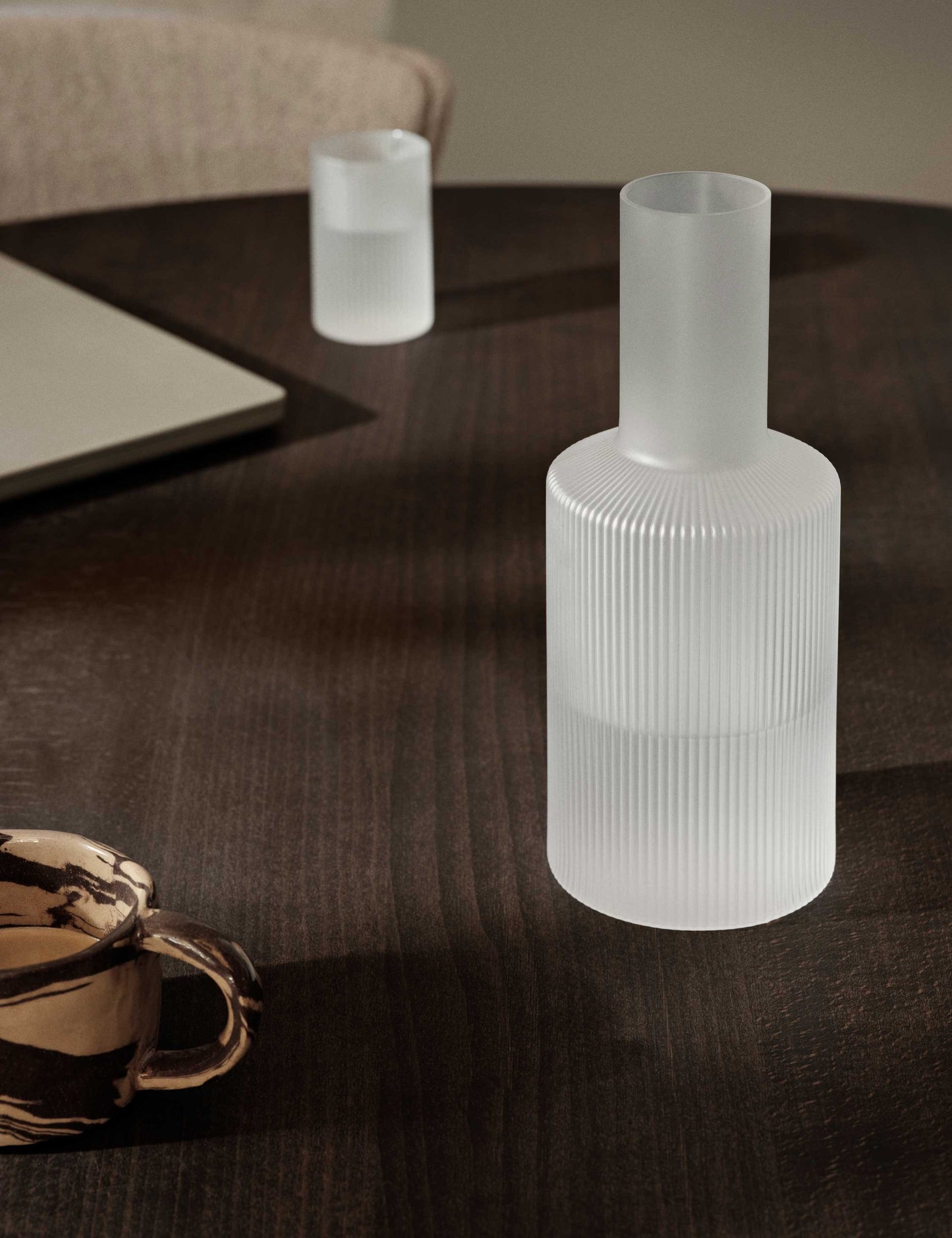 RIPPLE LID CARAFE