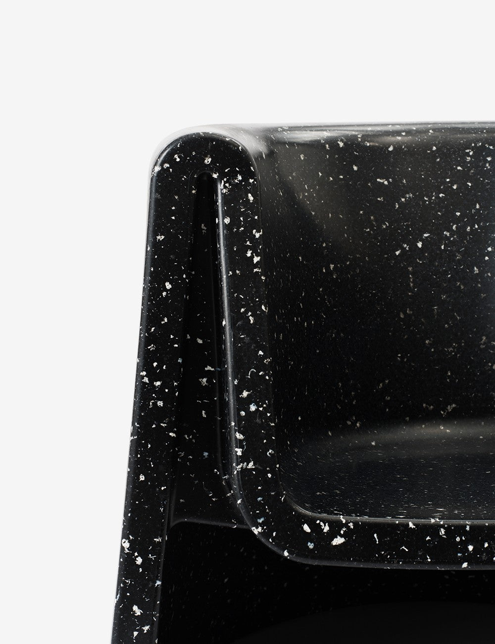 BIT LOUNGE CHAIR