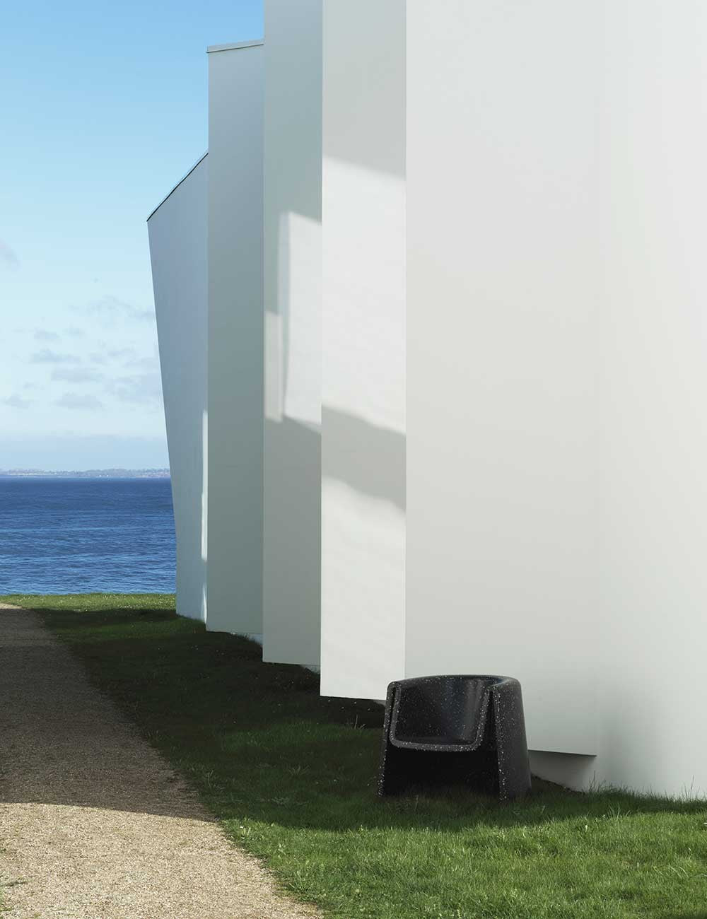 BIT LOUNGE CHAIR