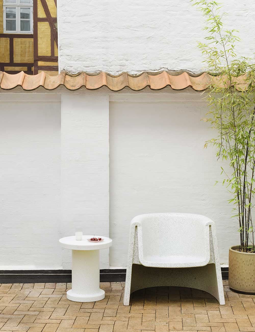 BIT LOUNGE CHAIR