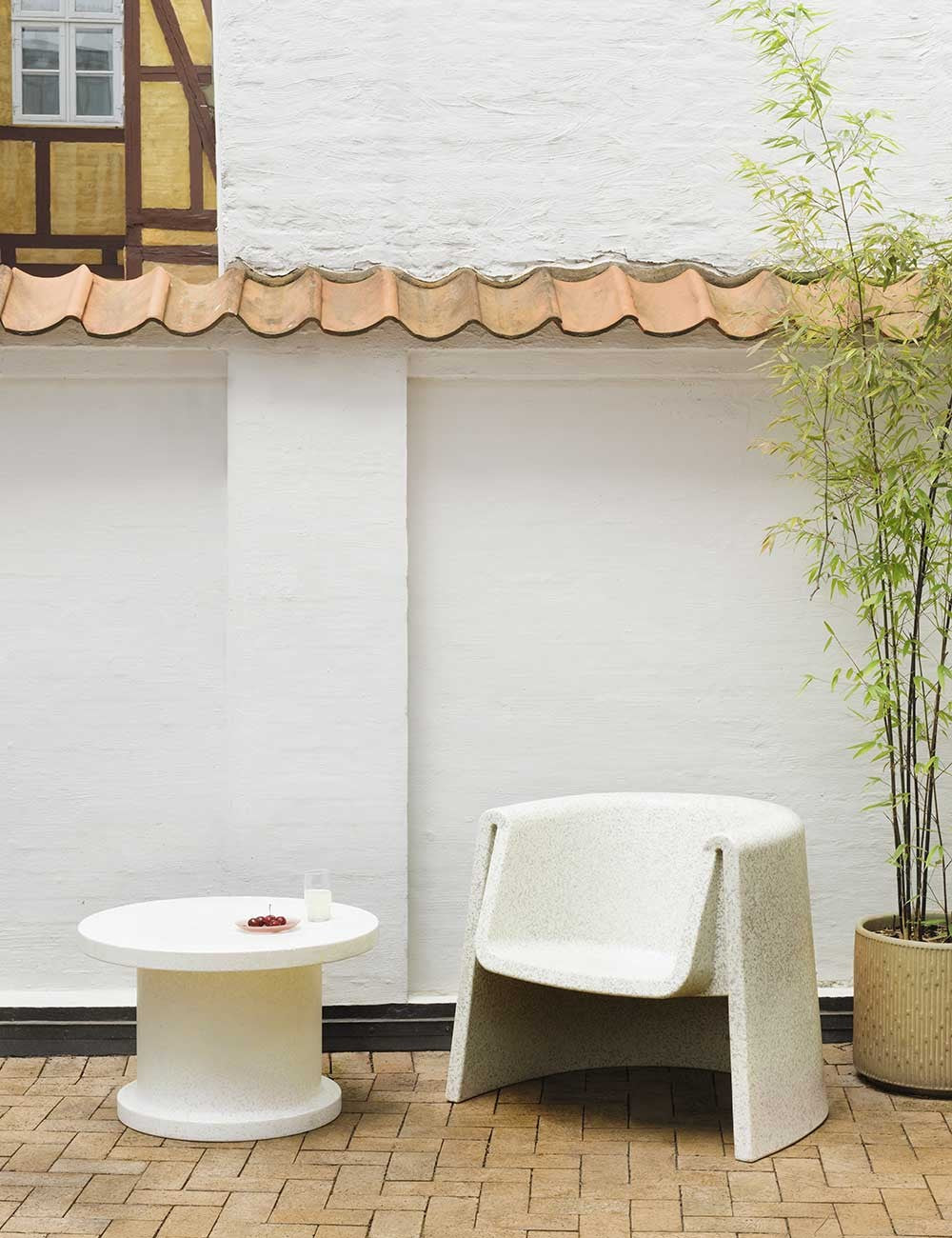 BIT LOUNGE CHAIR