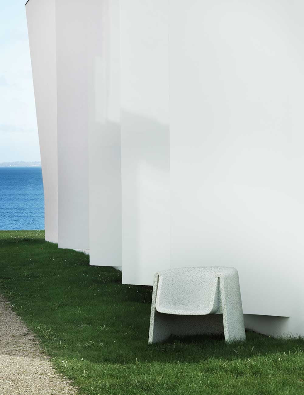 BIT LOUNGE CHAIR
