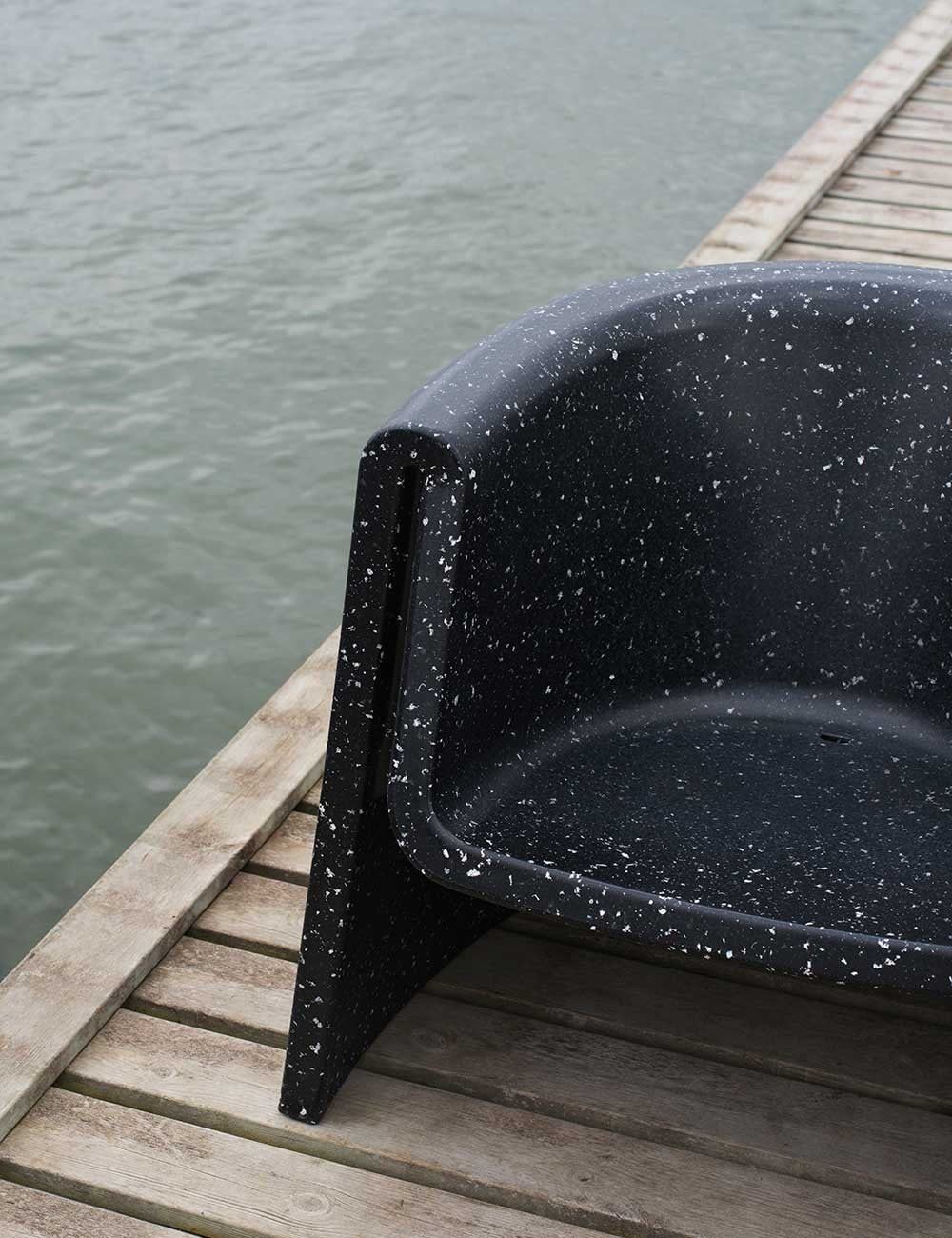 BIT LOUNGE CHAIR