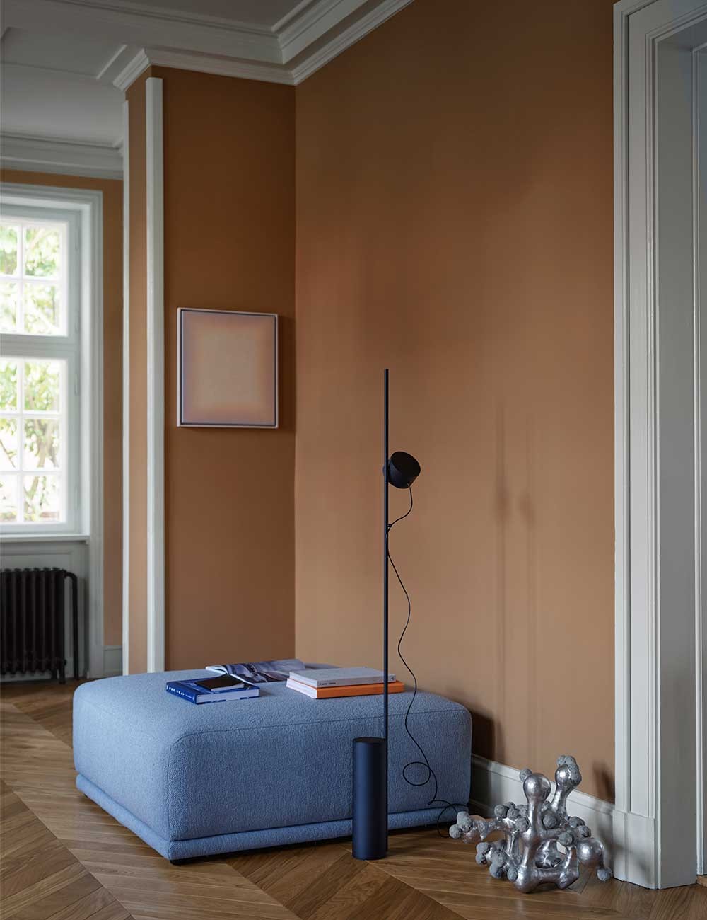 POST FLOOR LAMP