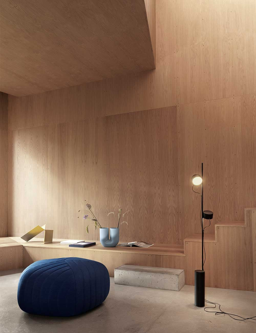 POST FLOOR LAMP