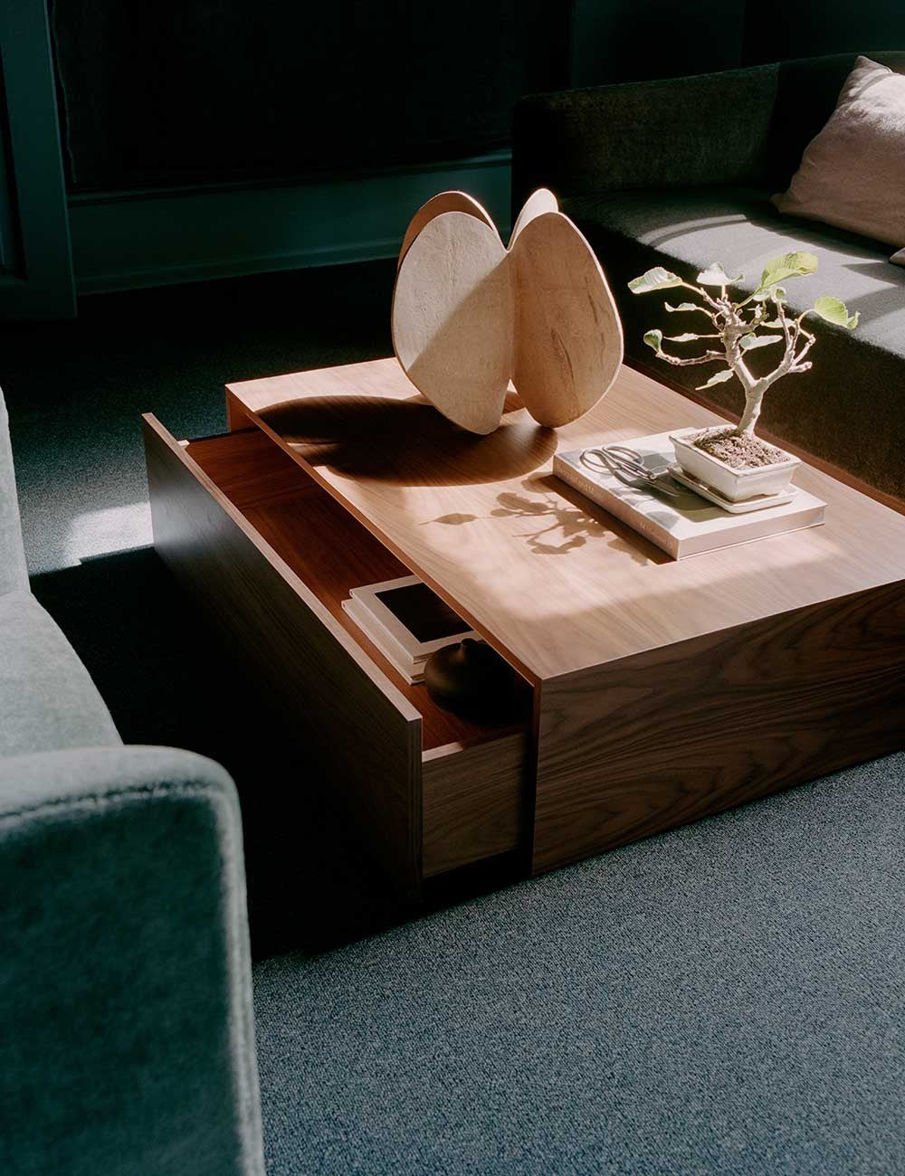 MASS COFFEE TABLE HIGH