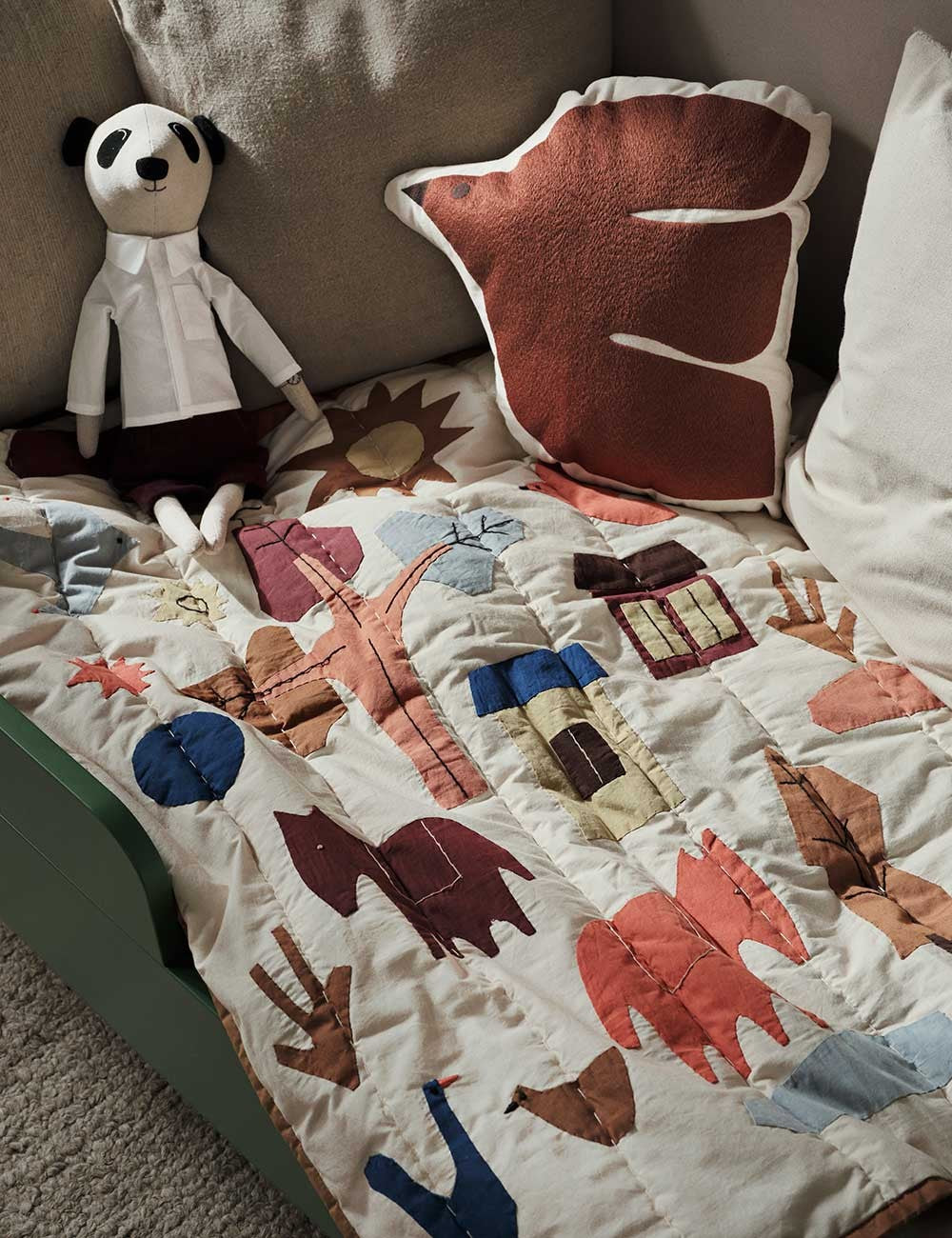 VILLAGE QUILTED BLANKET