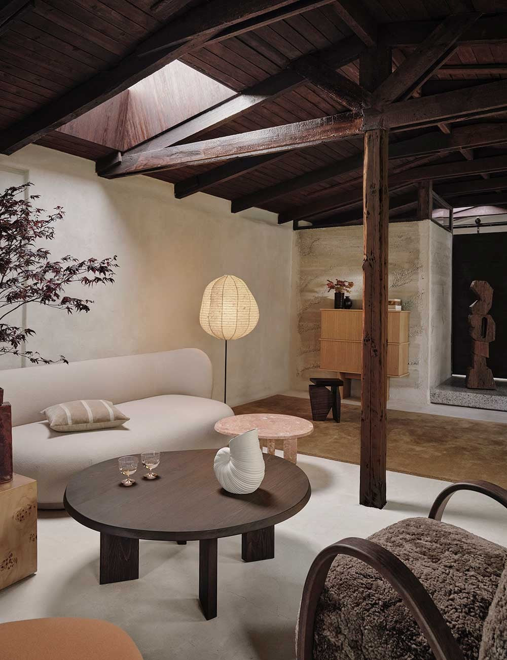 STILT SIDEBOARD DOUBLE