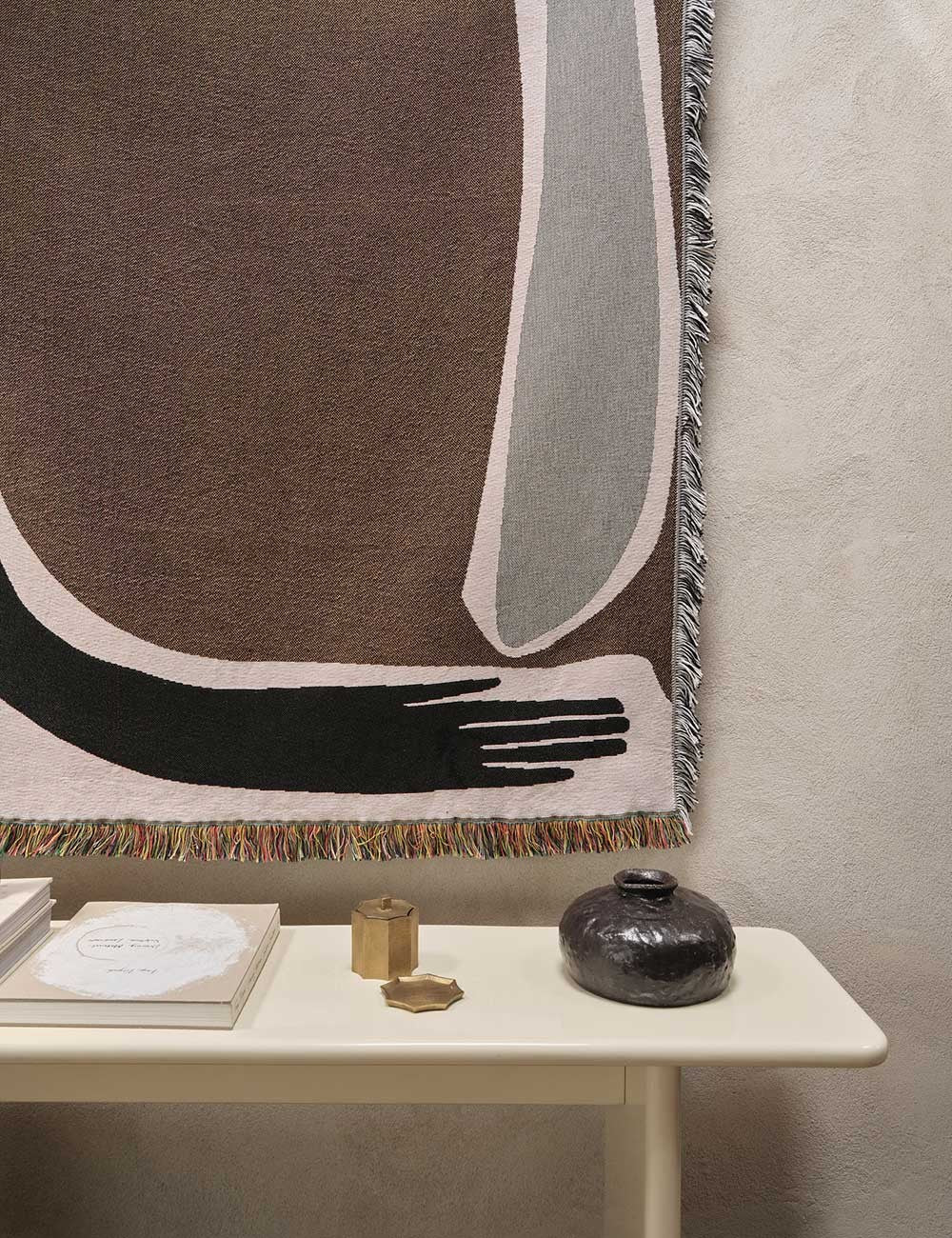 pose tapestry blanket