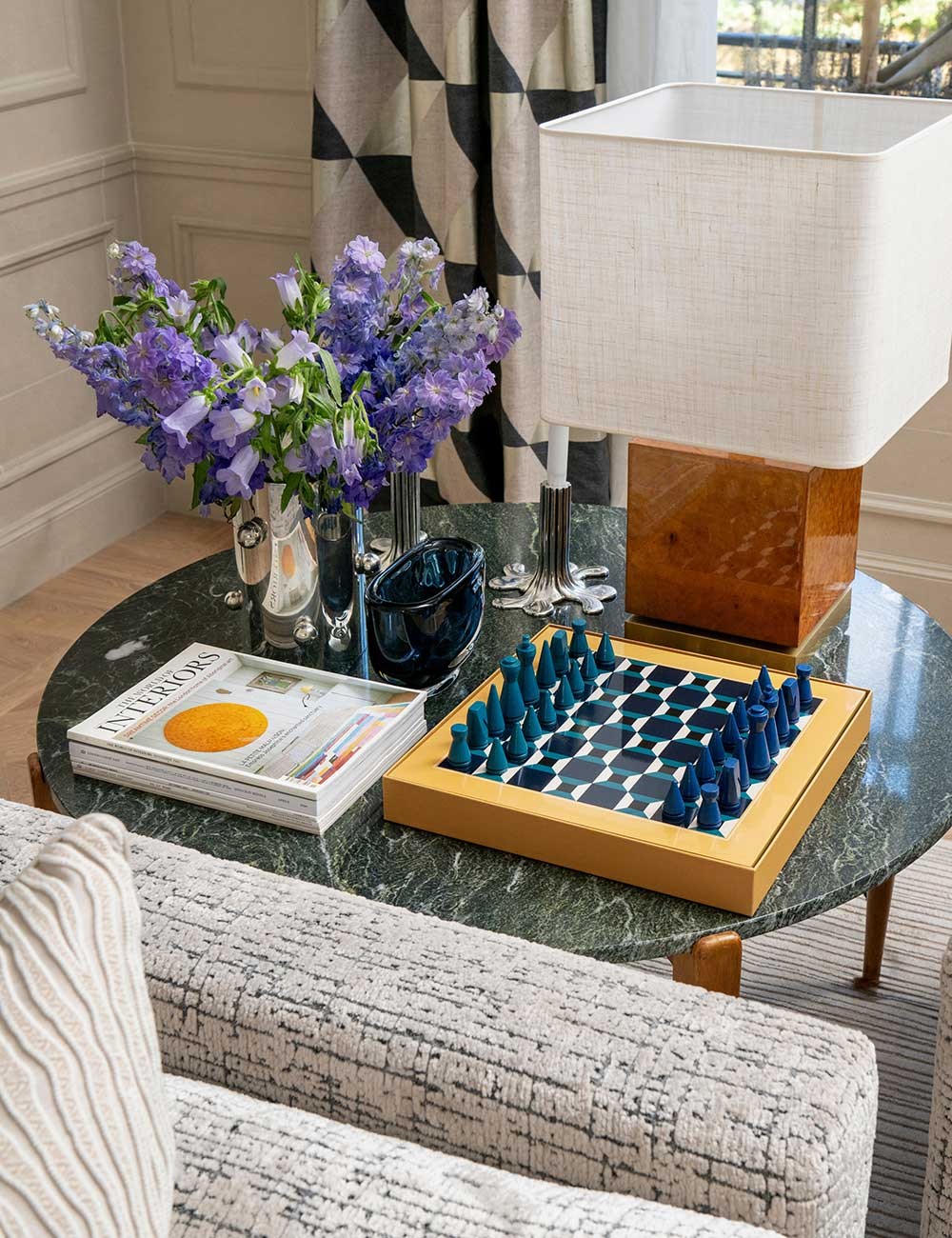 LACQUERED CHESS ATHENA