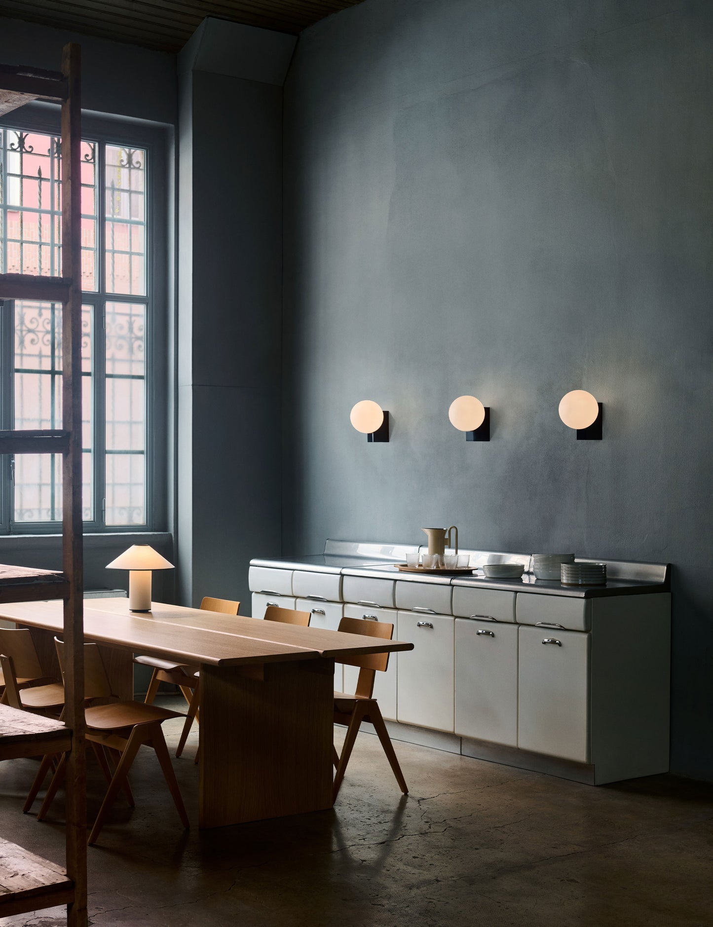 ITA DINING TABLE OS2