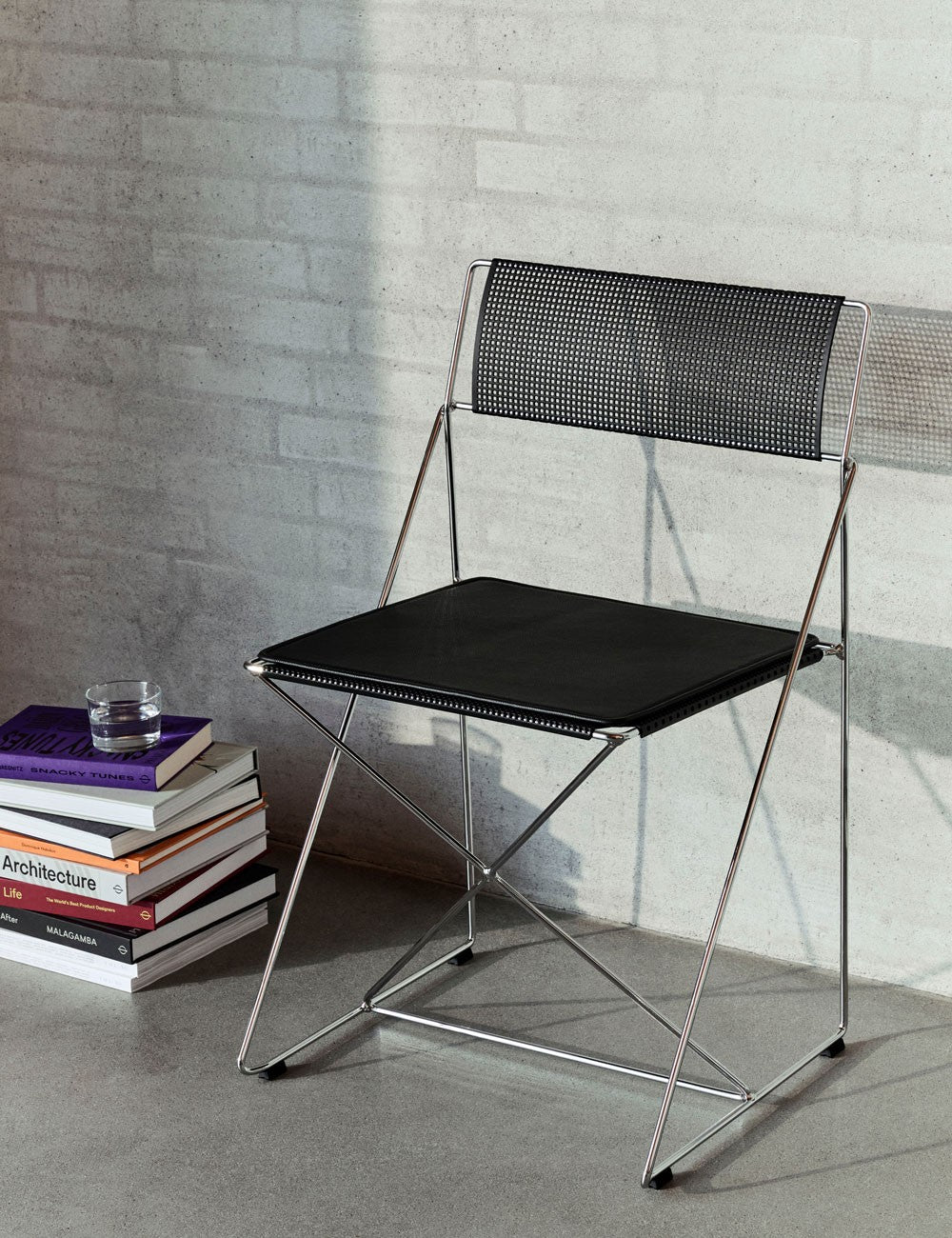 chaise x-line chromée