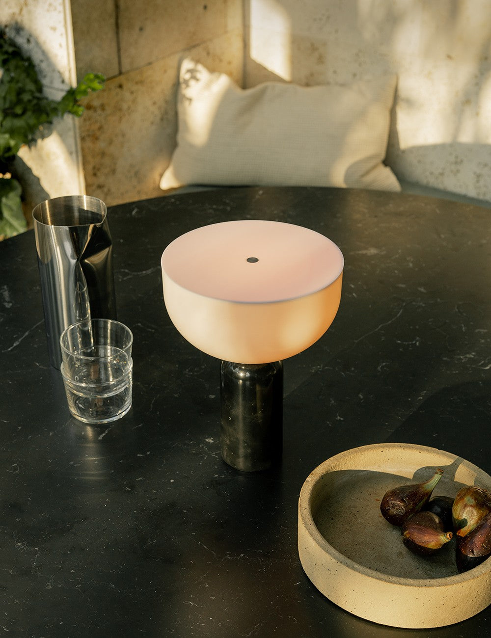 kizu portable table lamp