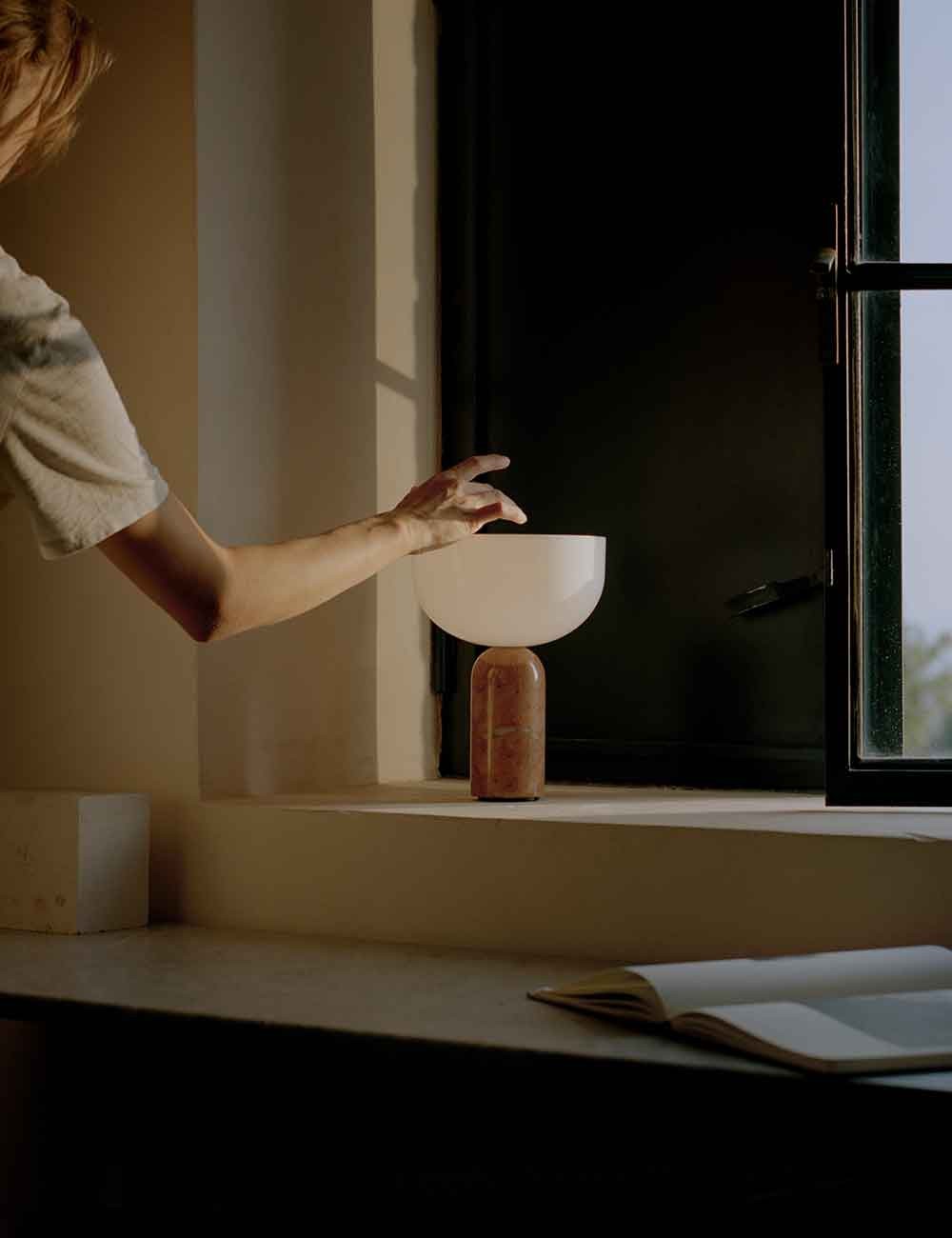 kizu portable table lamp