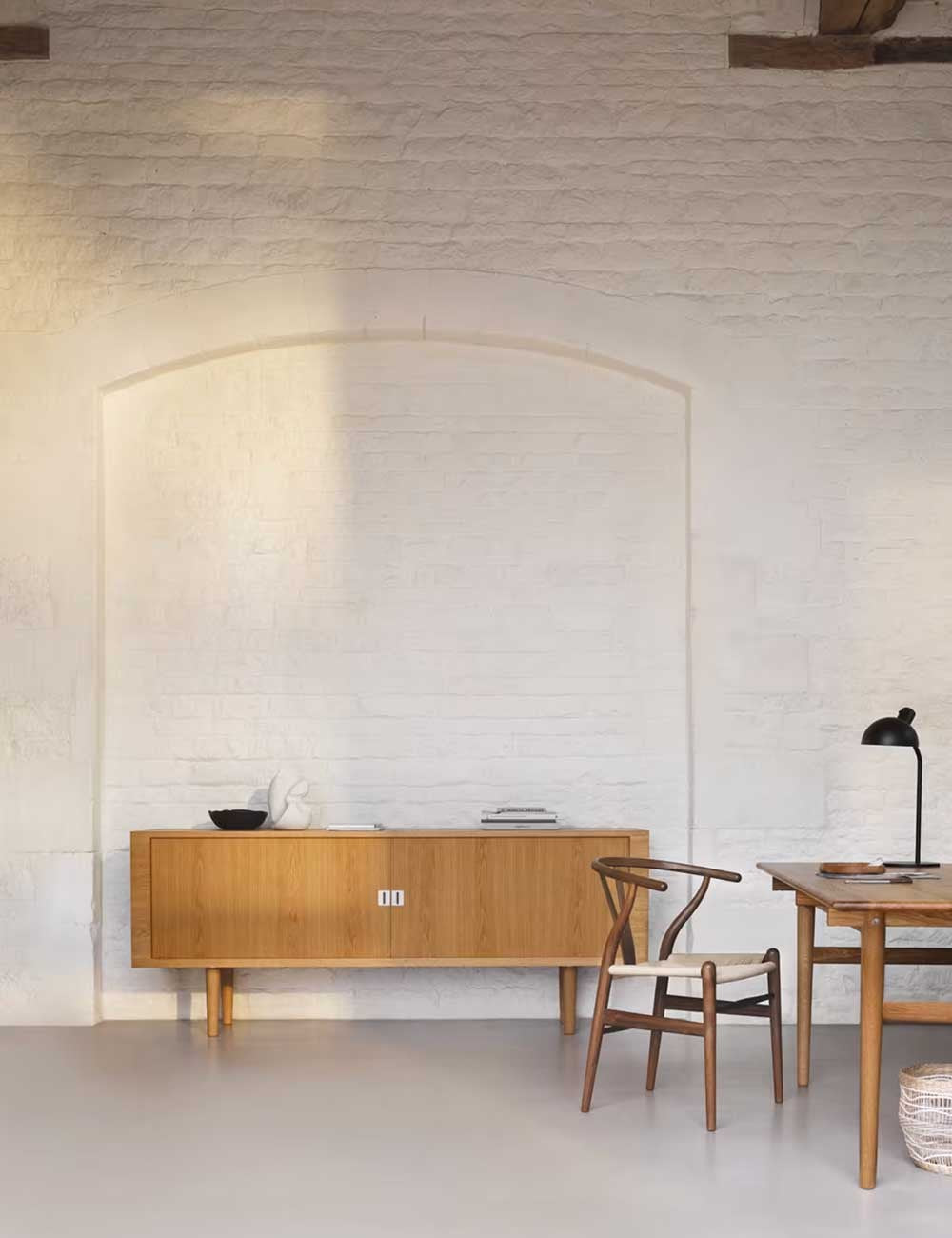 ch825 credenza