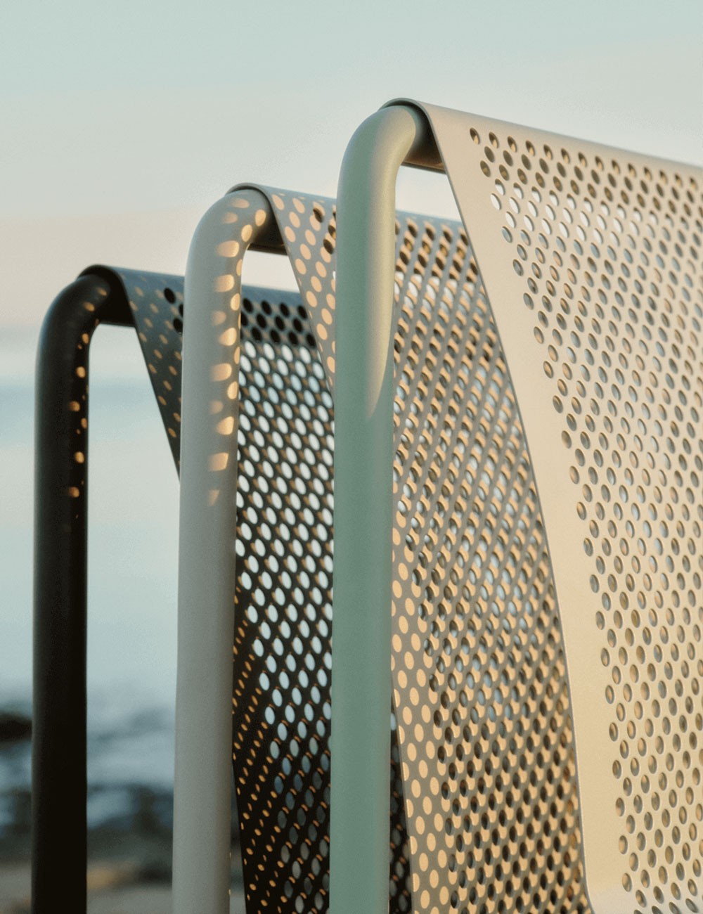 DAPPLE CHAIR