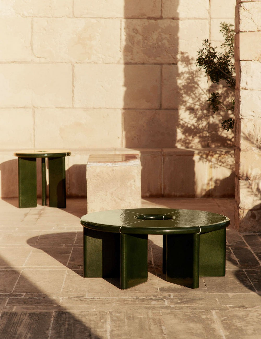 deya coffe table
