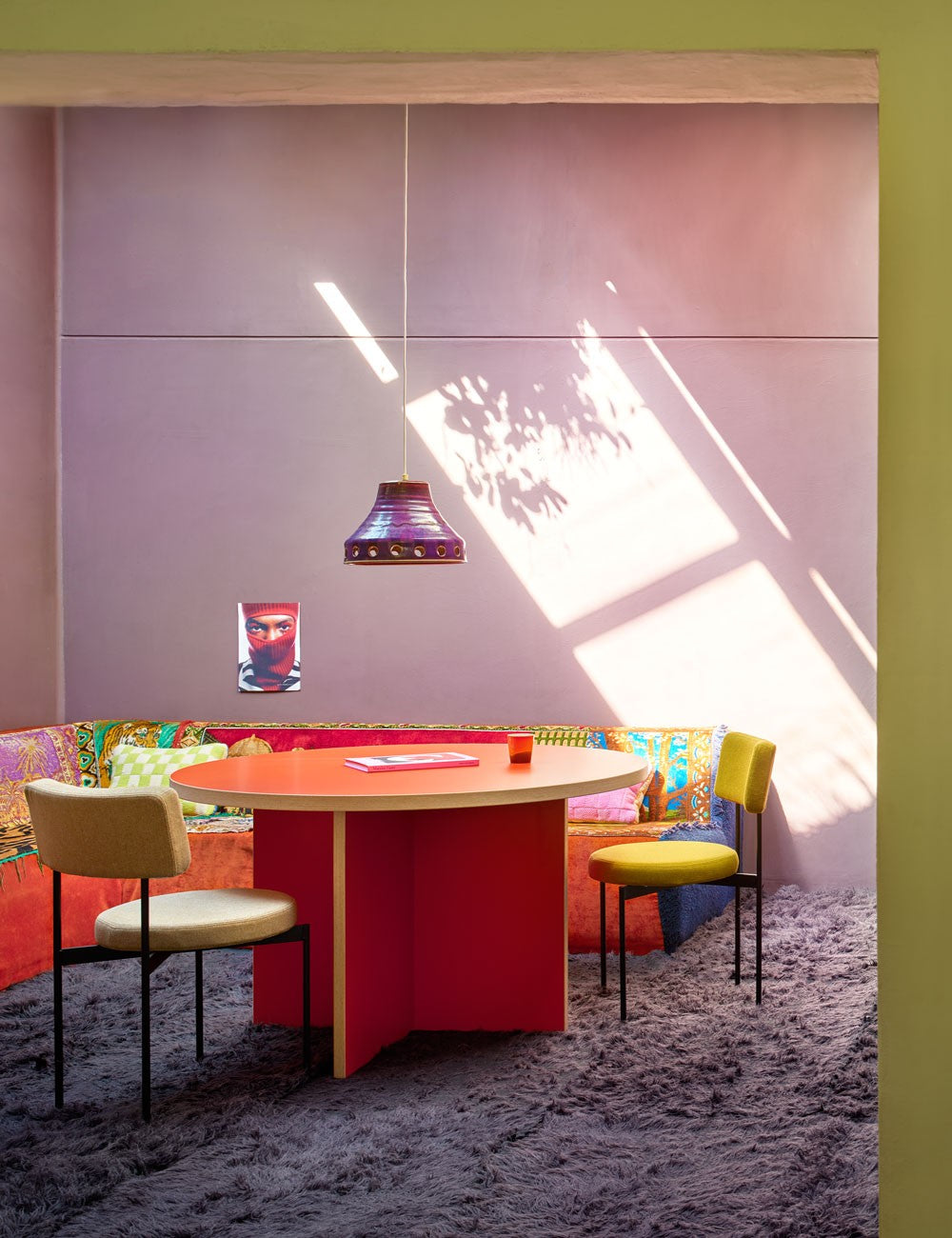 DINING TABLE ROUND