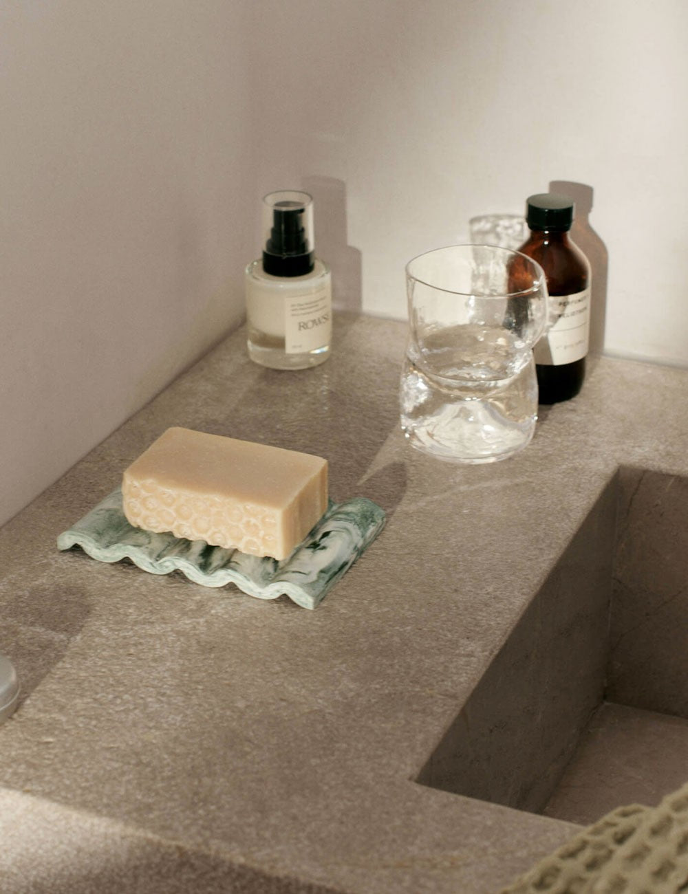 mist soap dish