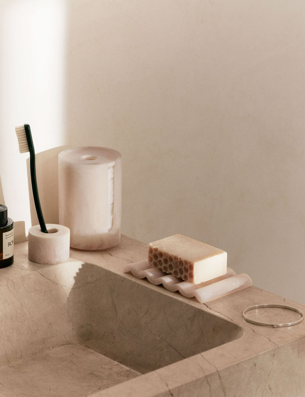 mist soap dish