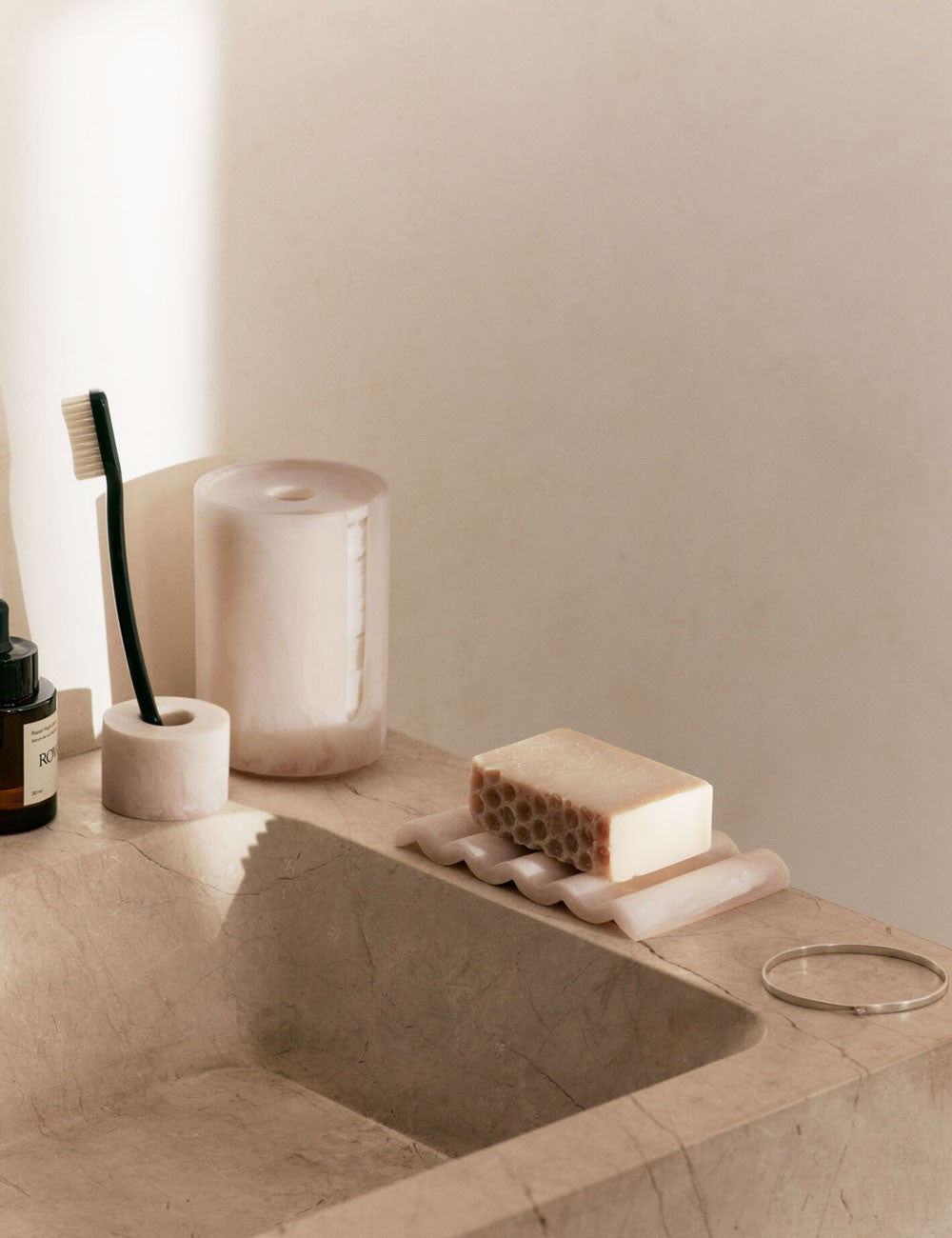 mist cotton pad holder