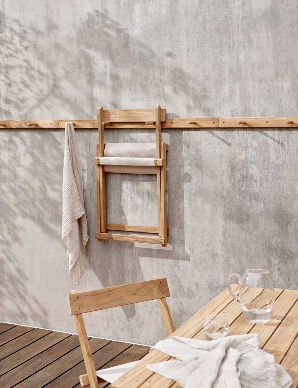 BM3670 DINING TABLE