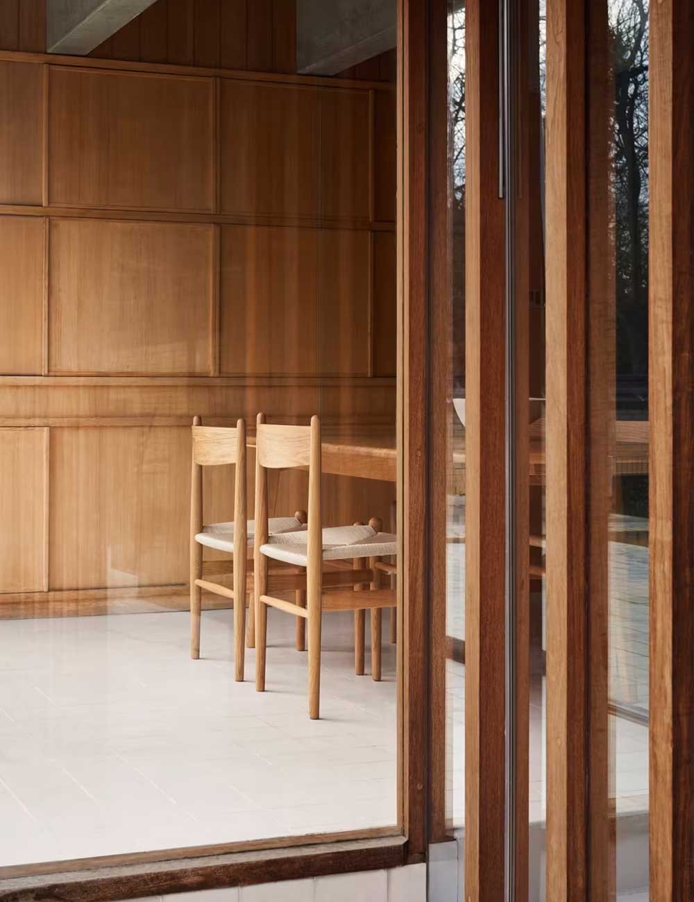 ch006 dining table