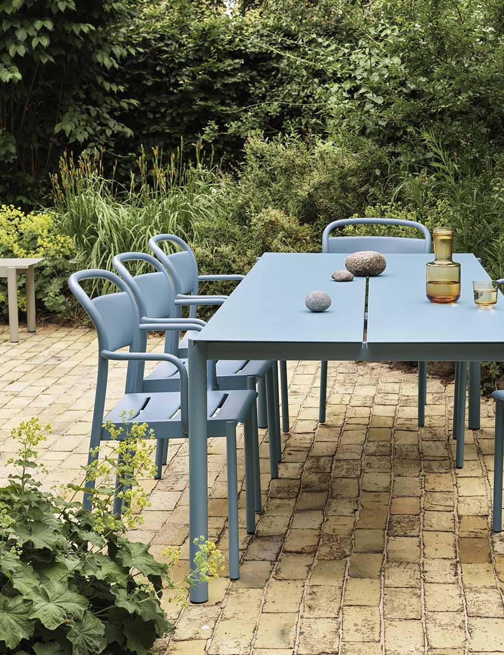 LINEAR STEEL TABLE 220