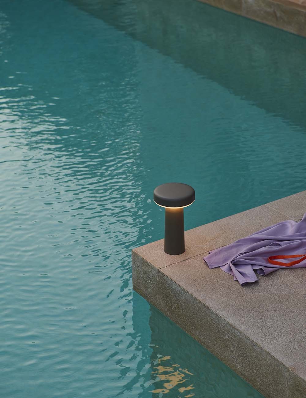 ease portable lamp