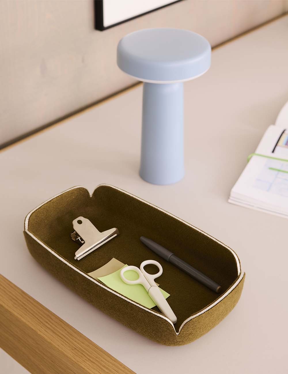 ease portable lamp