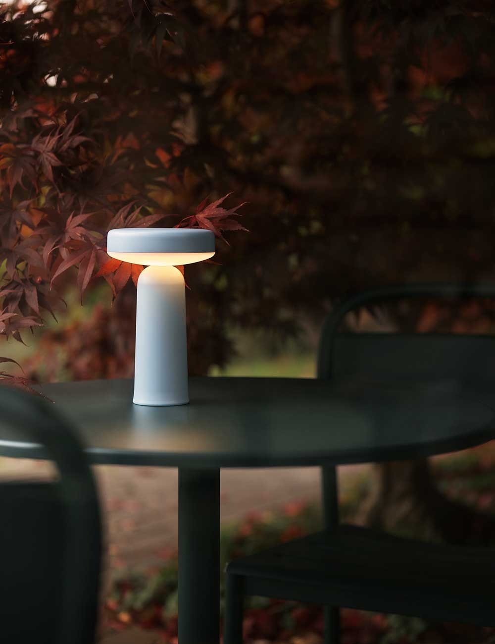 ease portable lamp