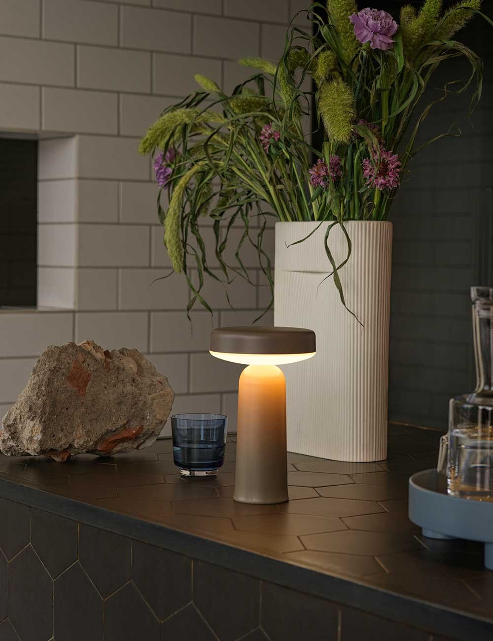 ease portable lamp