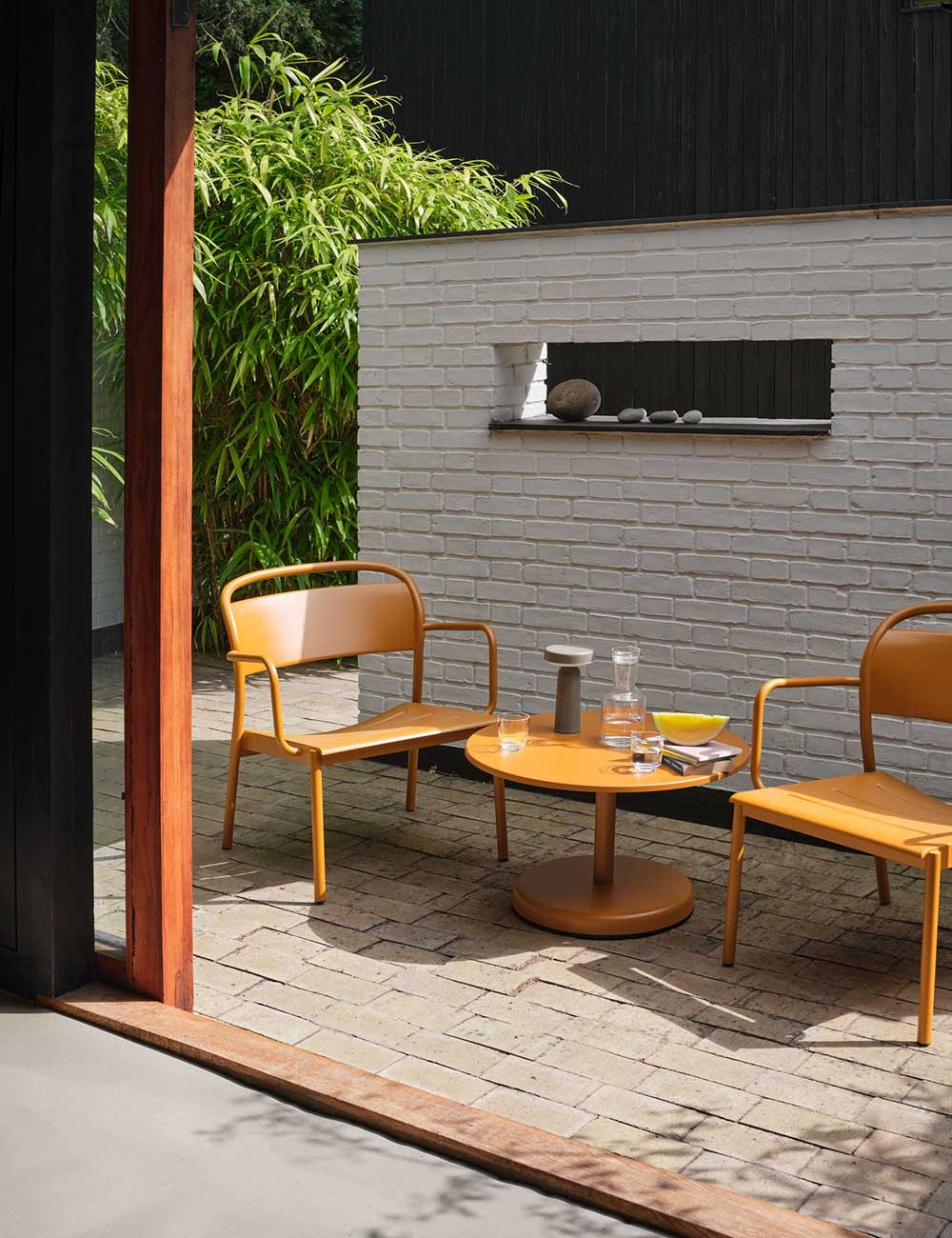 linear steel side coffee table ø70